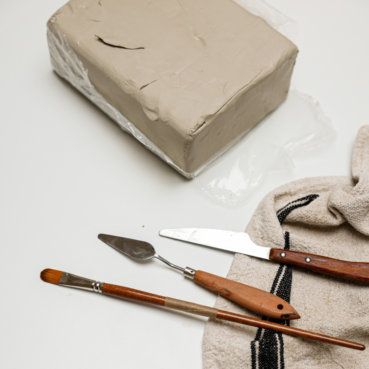 Close view with the tools: clay, Ribs and Modeling tools